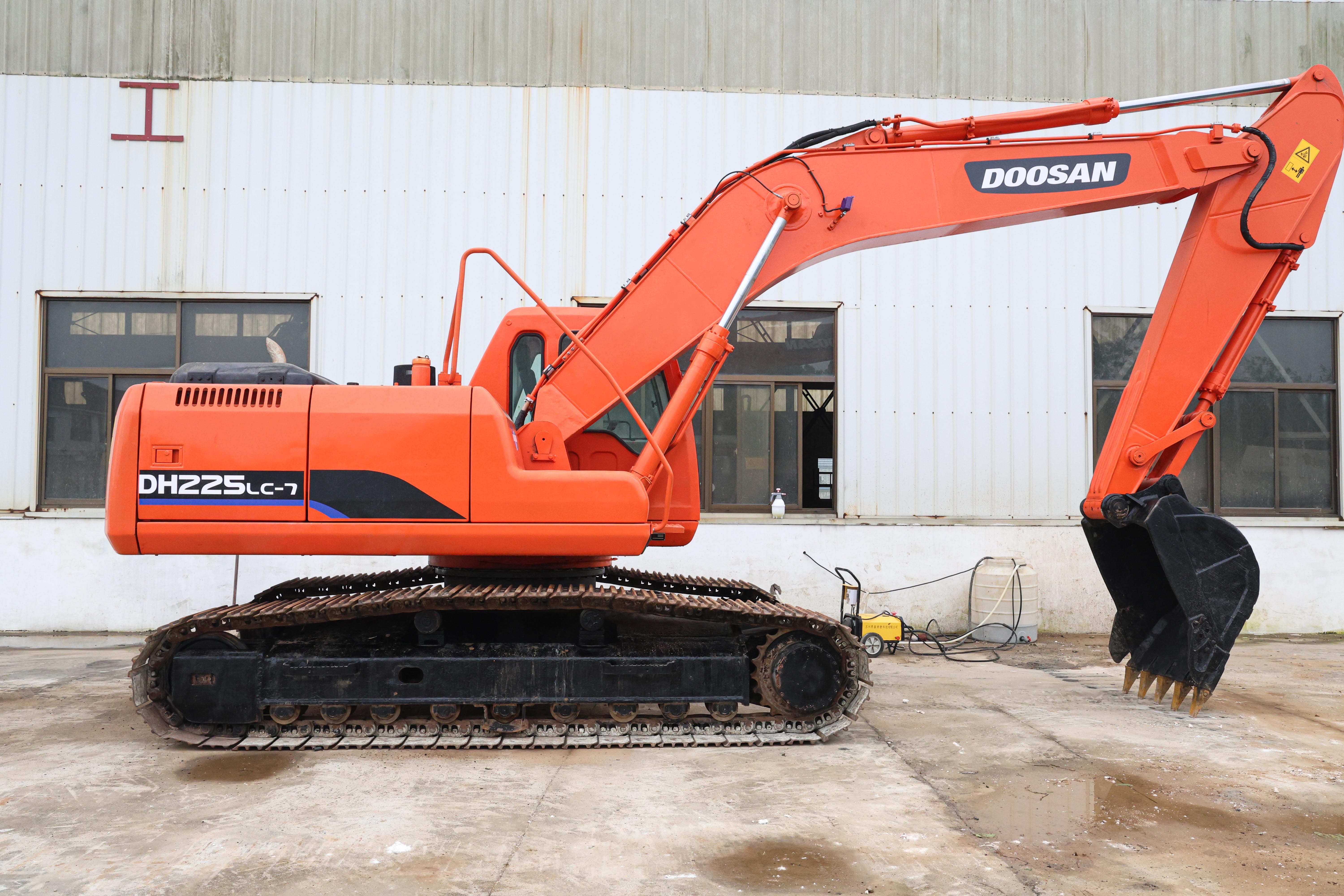 Doosan DH225LC-7
