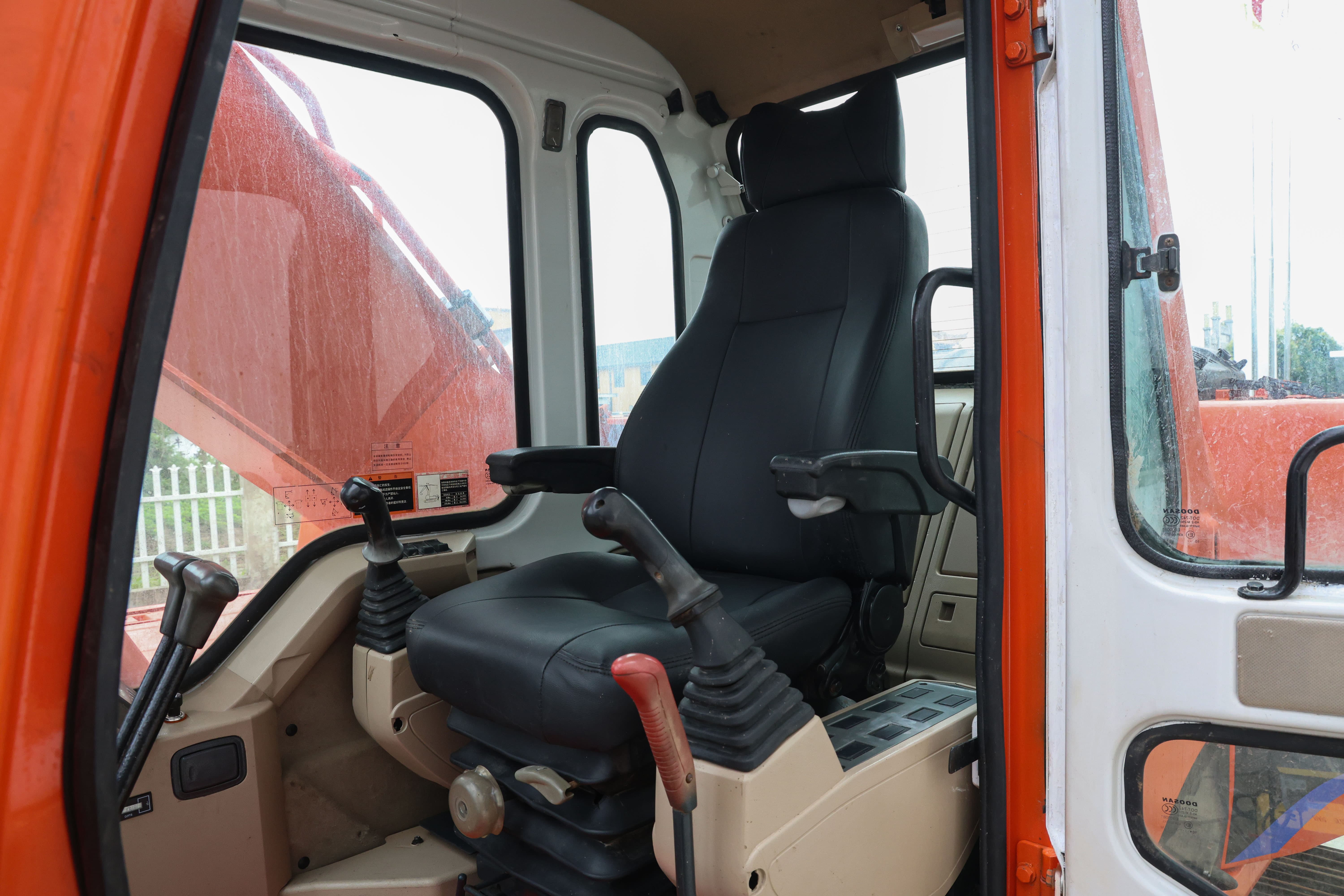 Doosan DH225LC-7