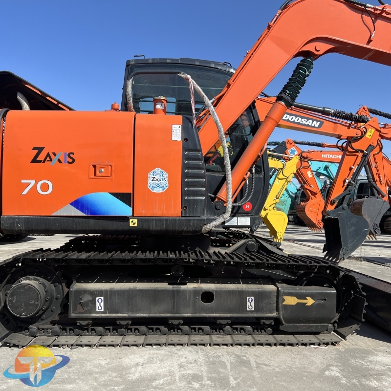 HITACHI 70