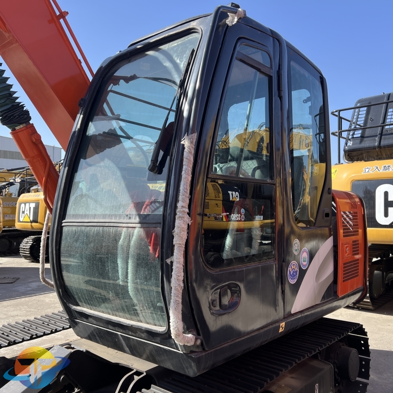 HITACHI 70