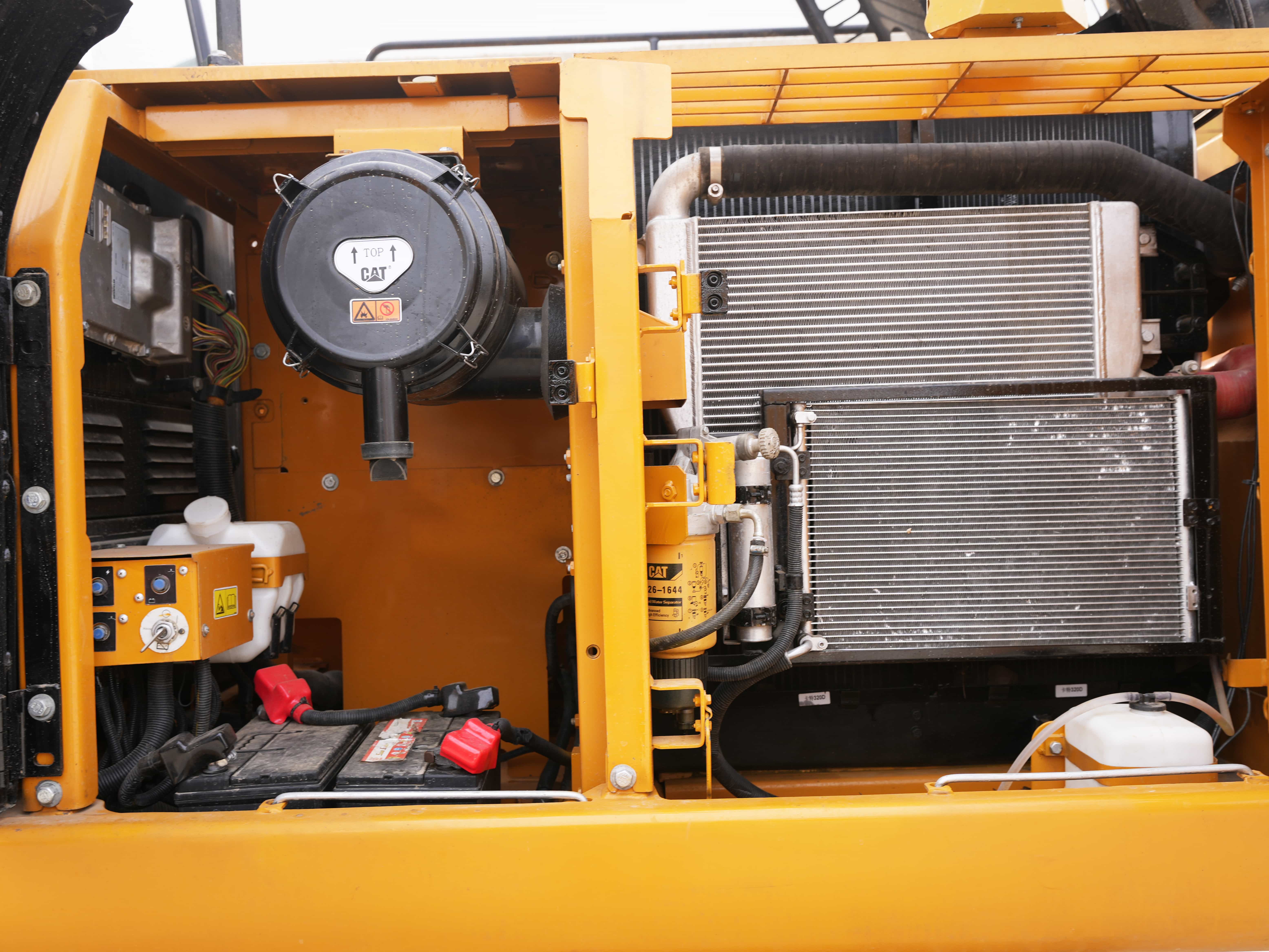 CAT 320D2L