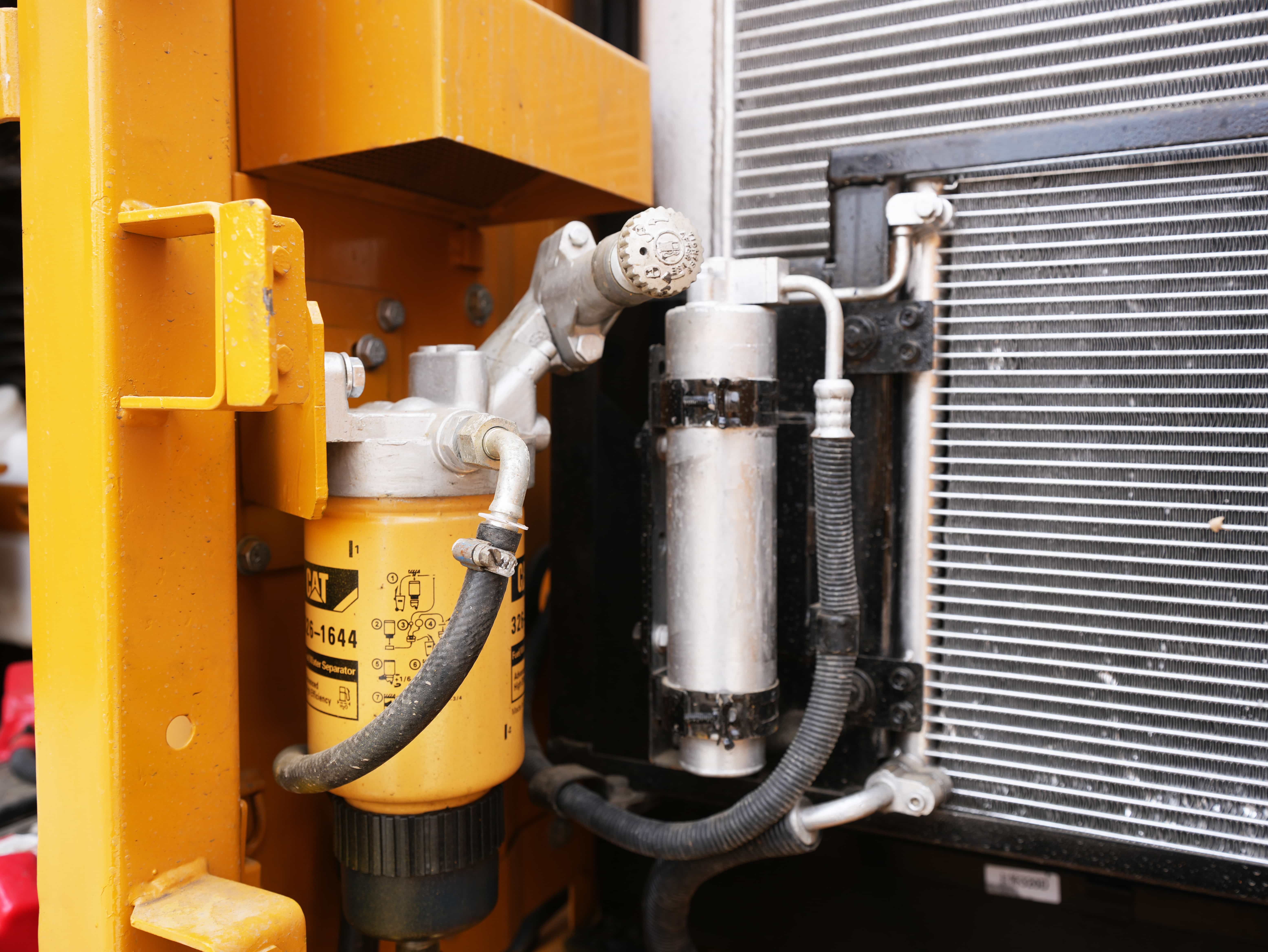 CAT 320D2L
