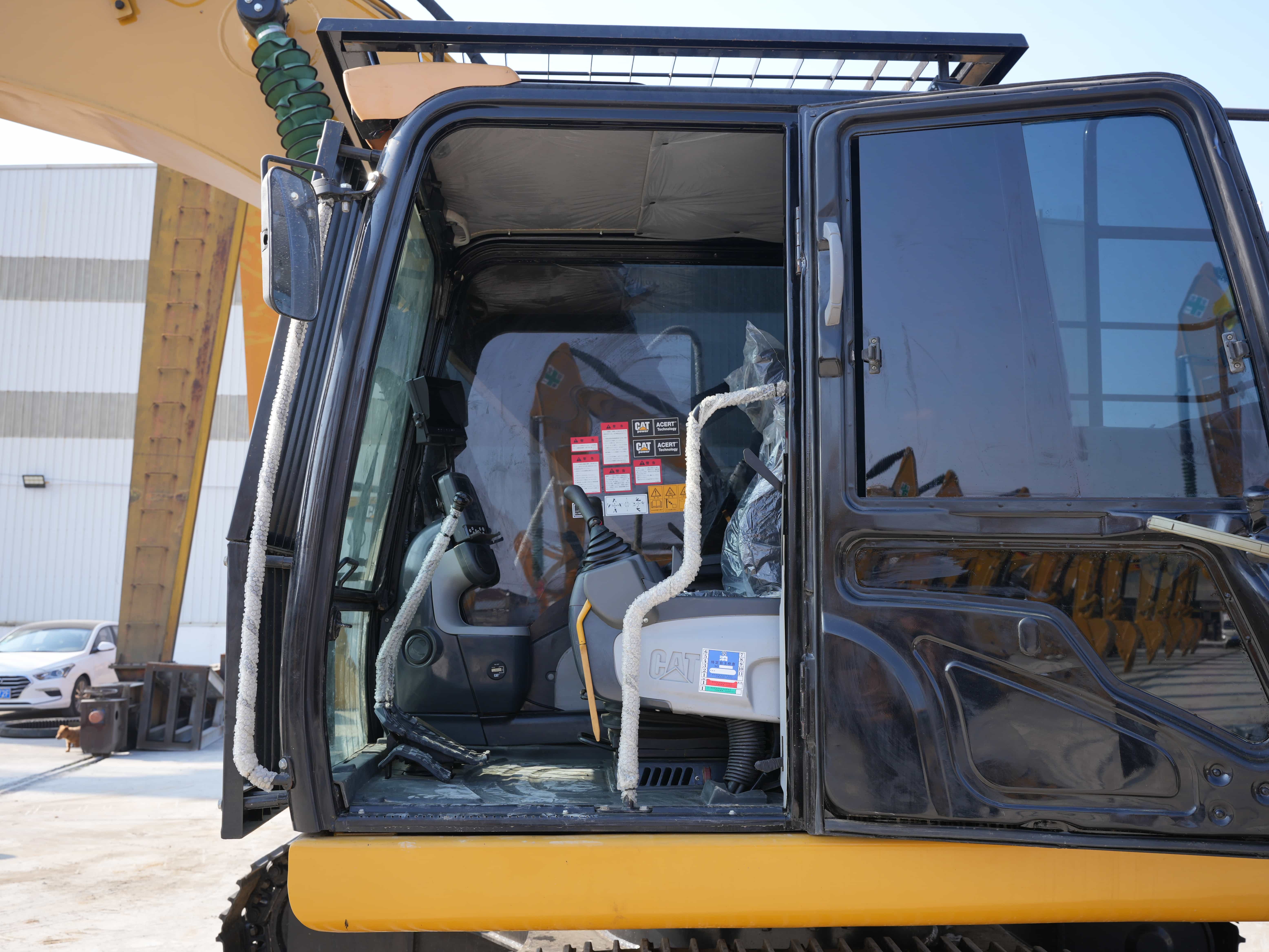 CAT 320D2L.2