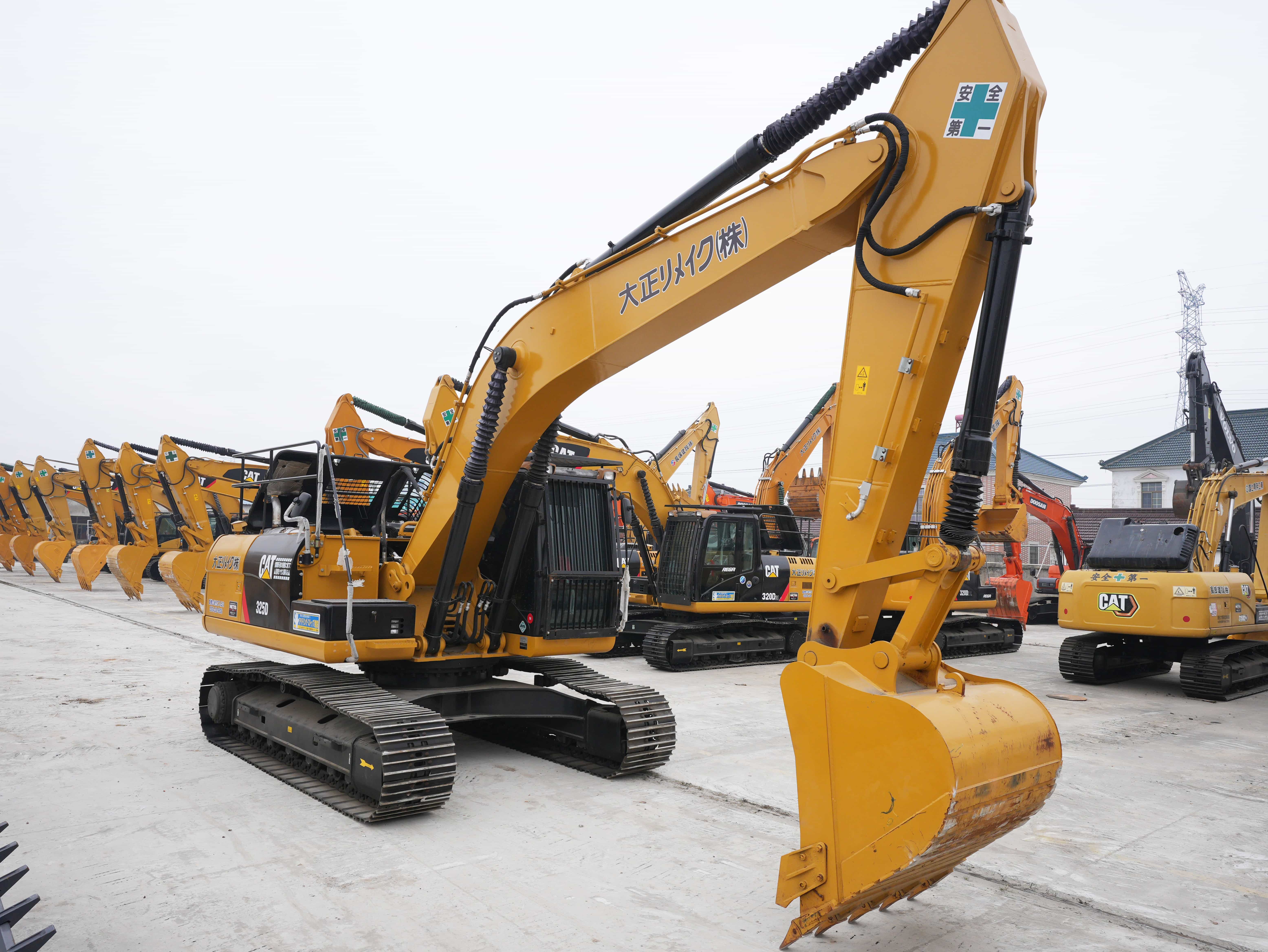 CAT 325D2L