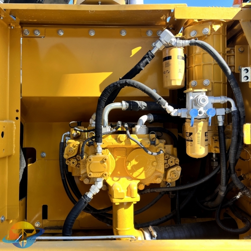 CAT 323 D2L