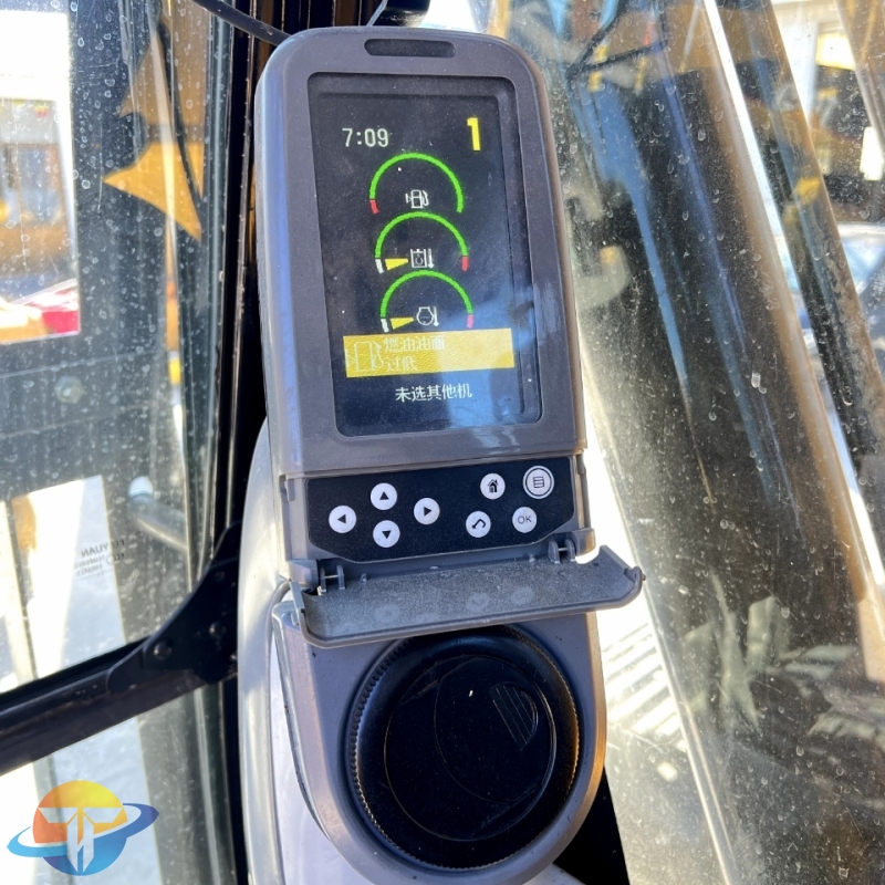 CAT 323 D2L
