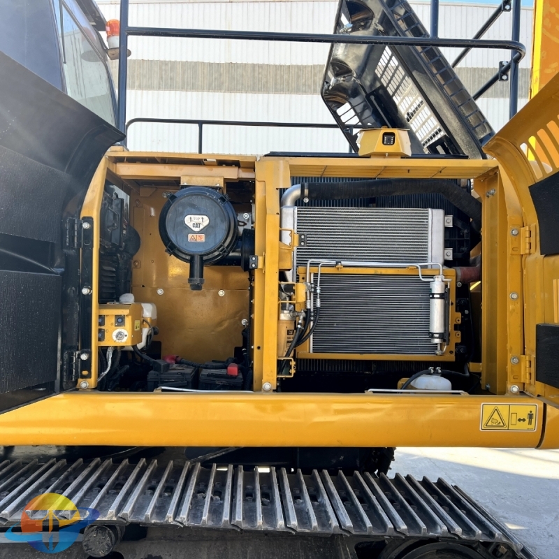CAT 323 D2L