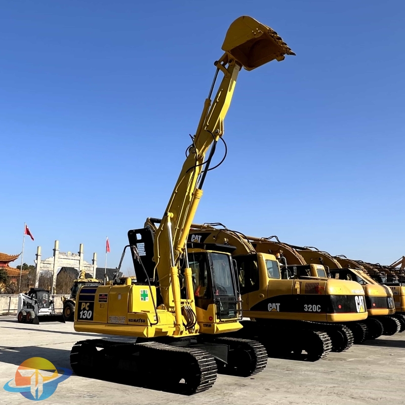 Komatsu 130 plus