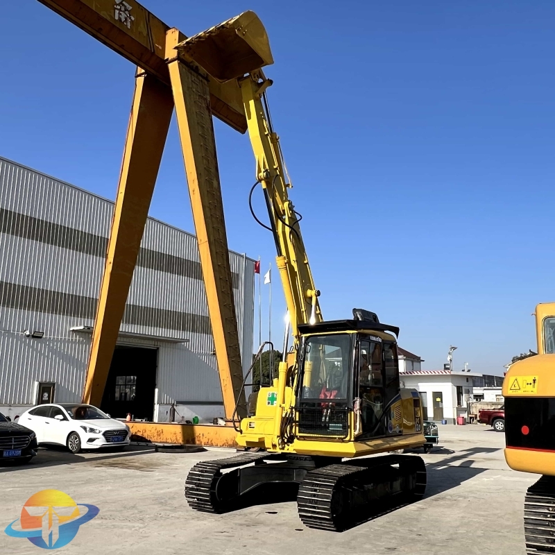 Komatsu 130 plus