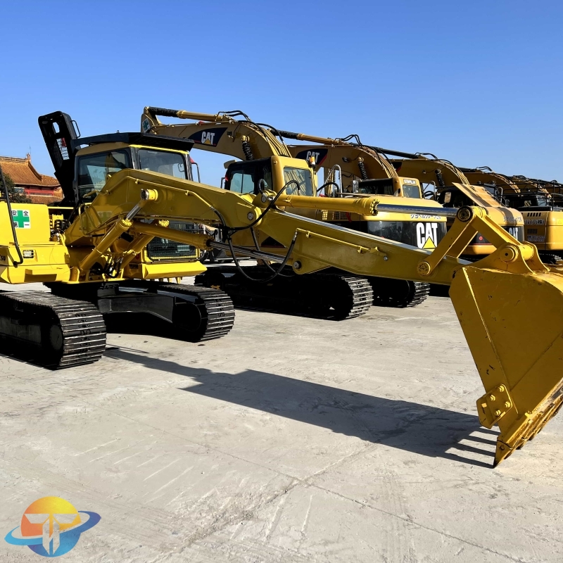 Komatsu 130 plus