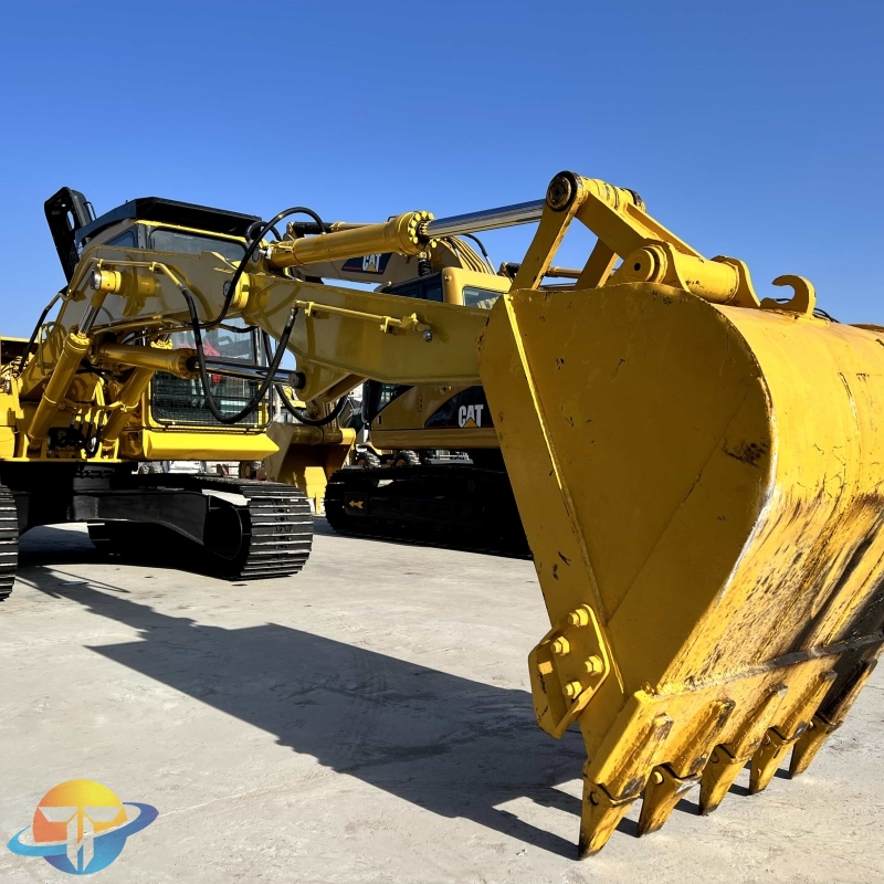 Komatsu 130 plus