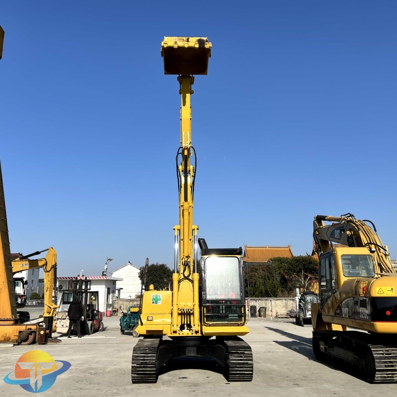 Komatsu 130 plus