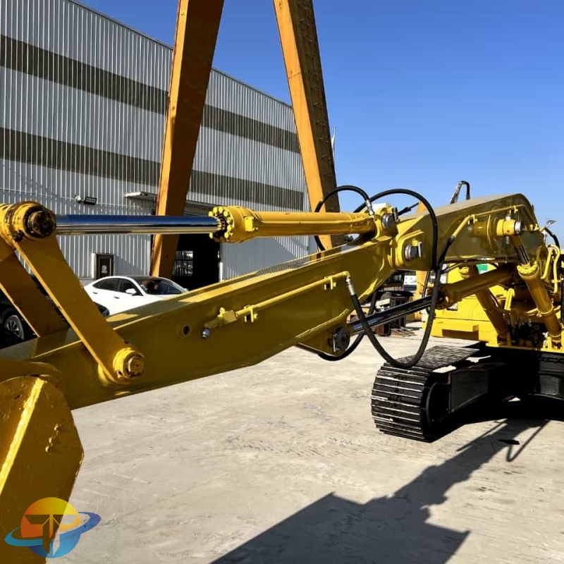 Komatsu 130 plus