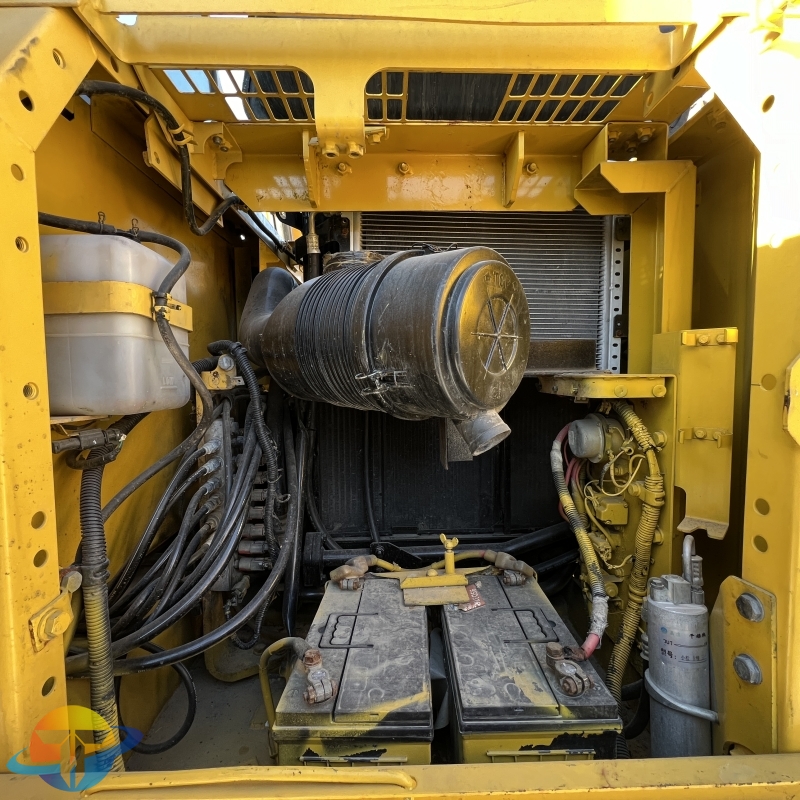 Komatsu 130