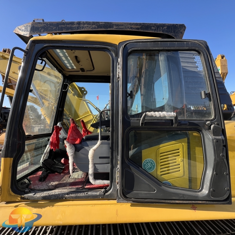 Komatsu 130