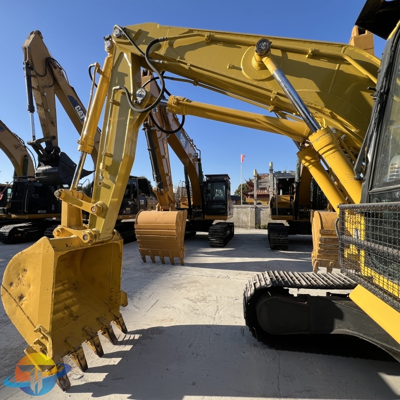 Komatsu 130