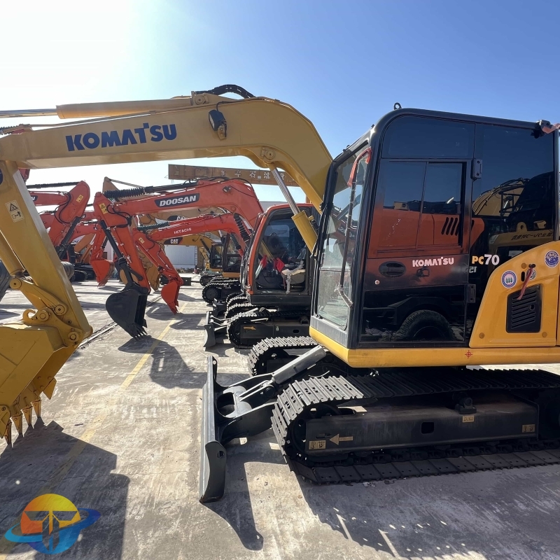 Komatsu 70
