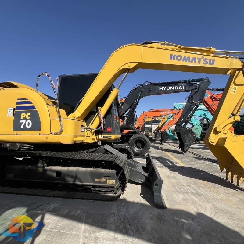 Komatsu 70