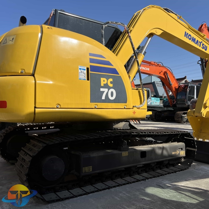 Komatsu 70