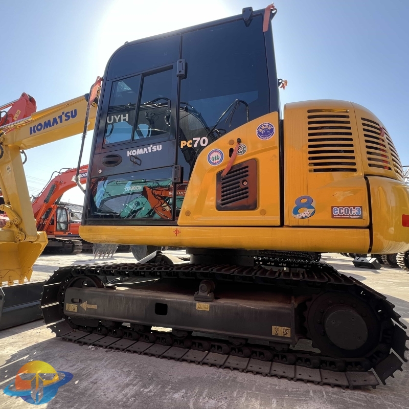 Komatsu 70