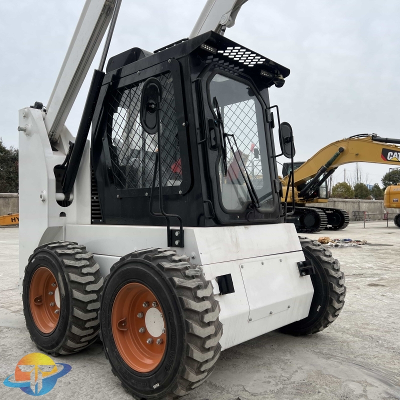 Skid steer ZT18