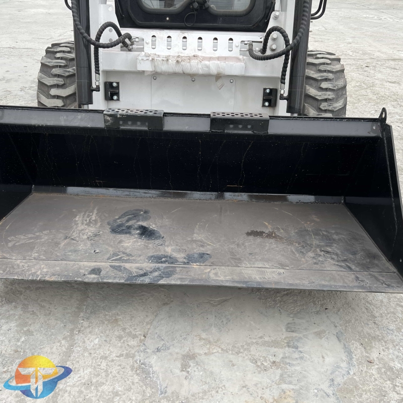 Skid steer ZT18