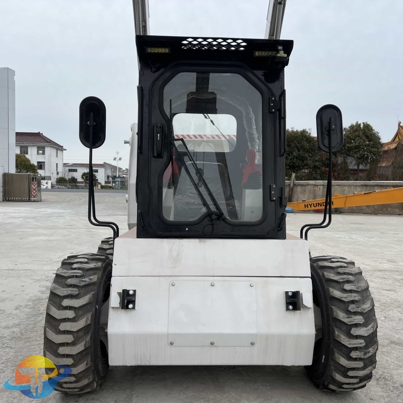 Skid steer ZT18
