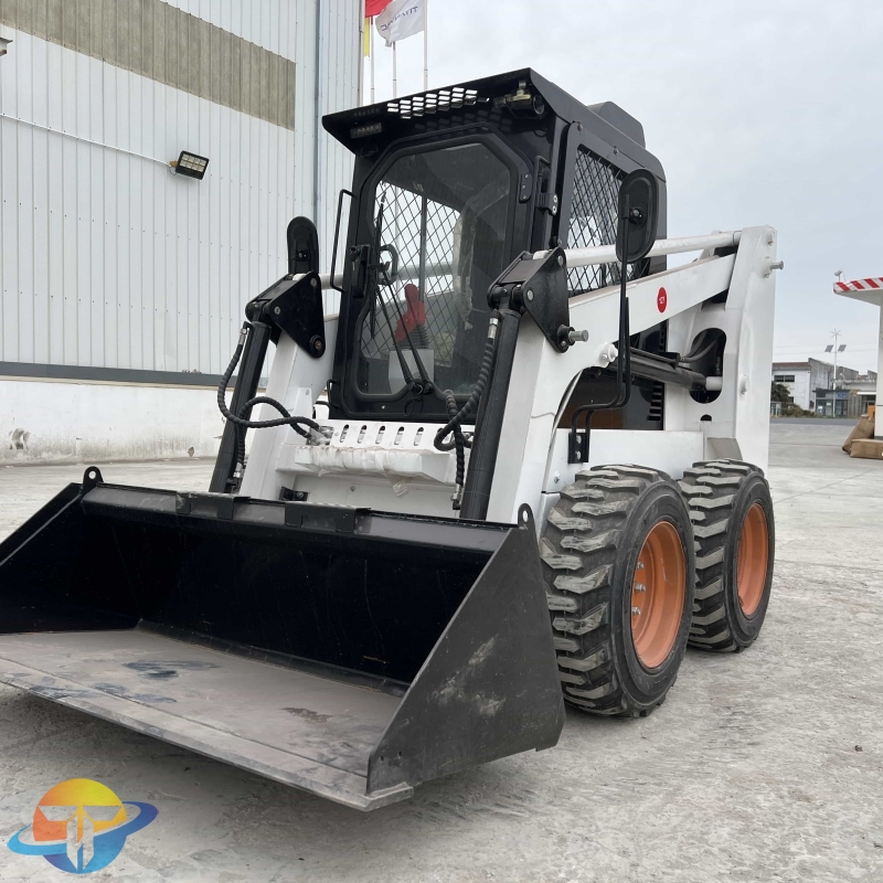 Skid steer ZT18
