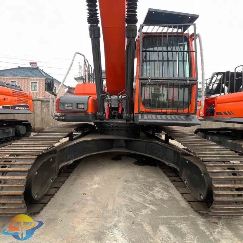 Doosan DX225LC-9C Excavator