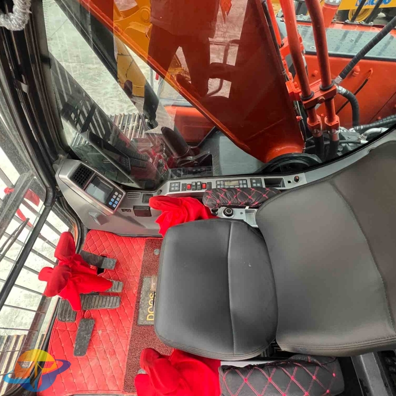 Doosan DX260LC-9C excavator