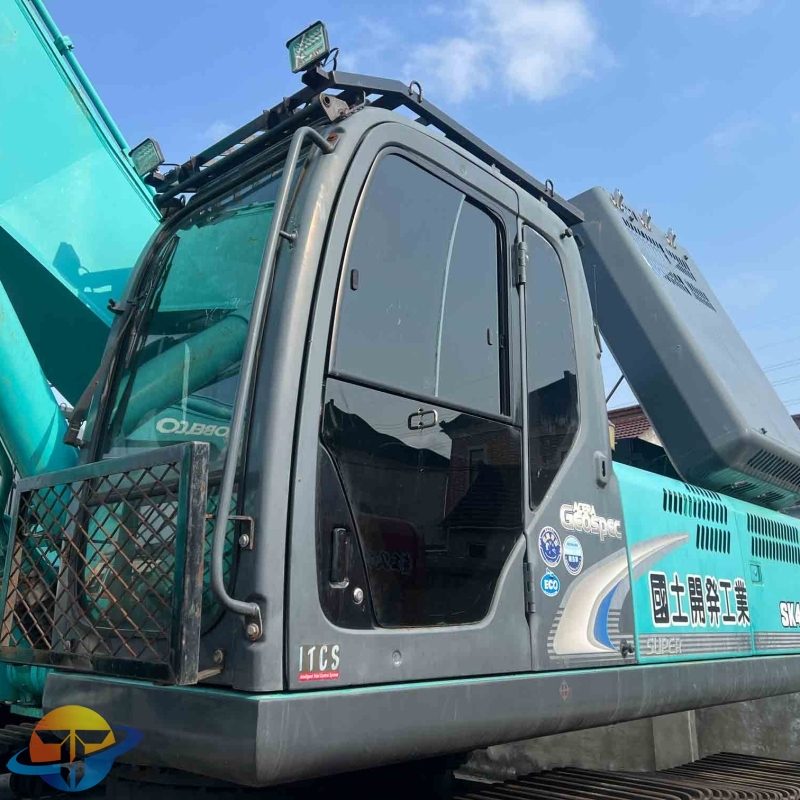 Kobelco SK480LC-8 excavator
