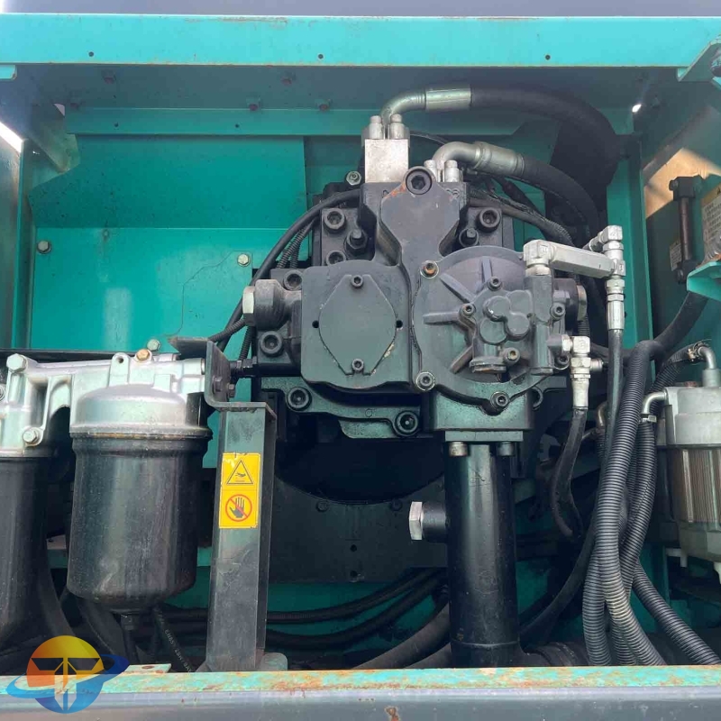 Kobelco SK480LC-8 excavator