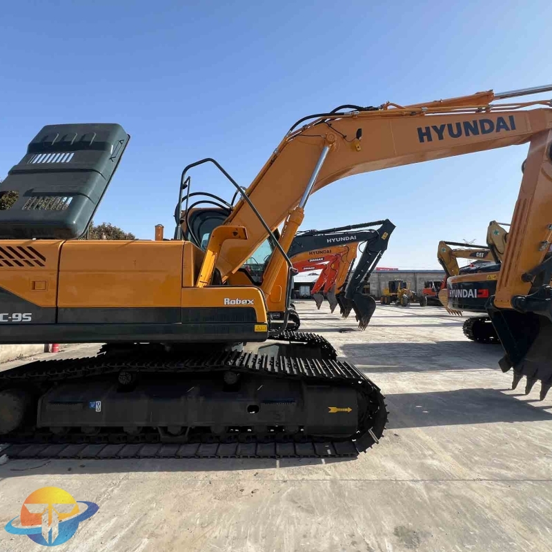 Hyundai 220LC-9S excavator