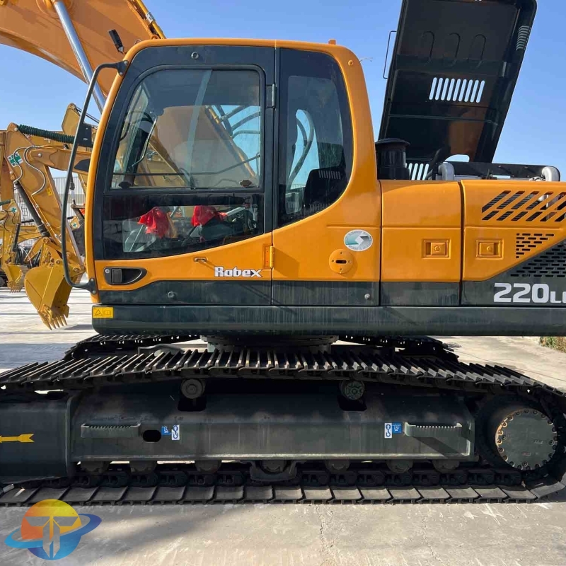 Hyundai 220LC-9S excavator
