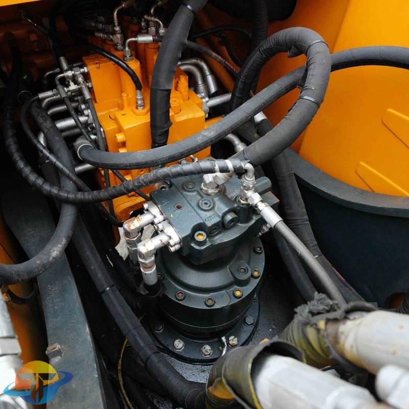 Hyundai 225LC-9S excavator