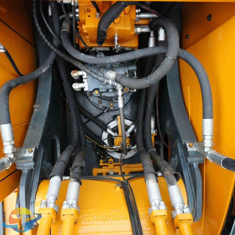 Hyundai 225LC-9S excavator