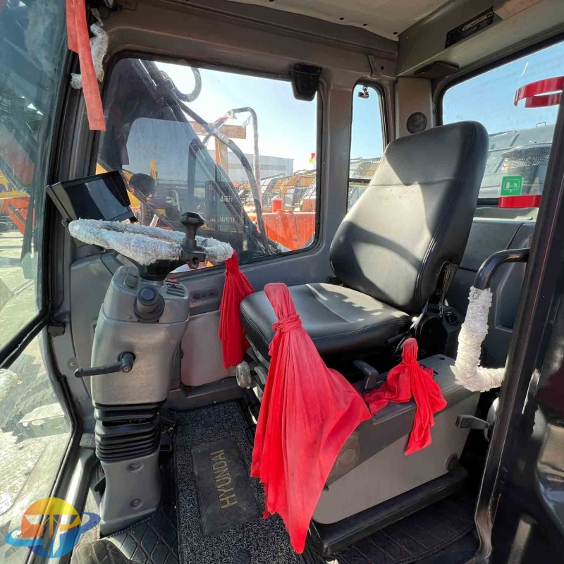 Hyundai R150WVS excavator
