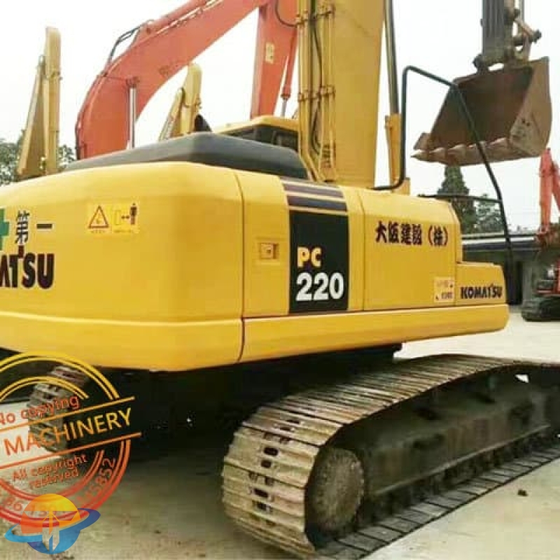 Komatsu PC220-7 Excavator